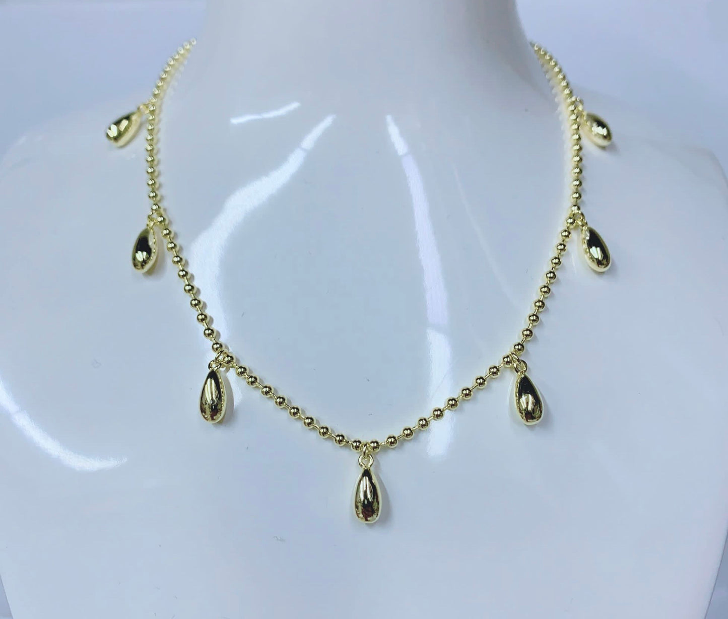 Necklace gold drops