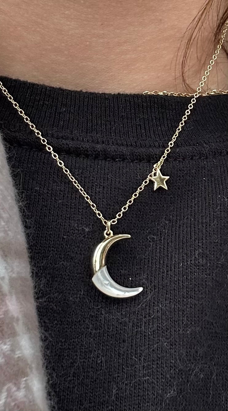 La luna coqueta