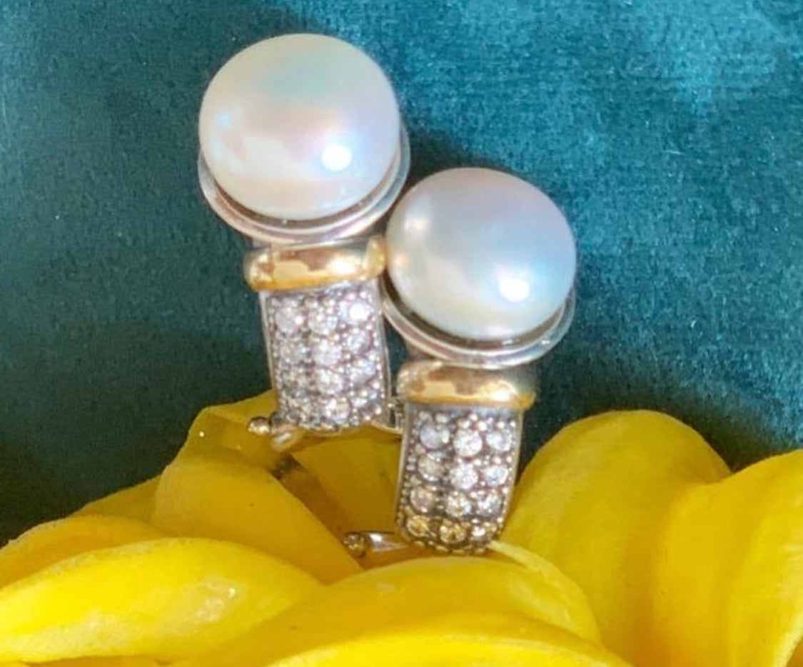 Pearls two tone earrings