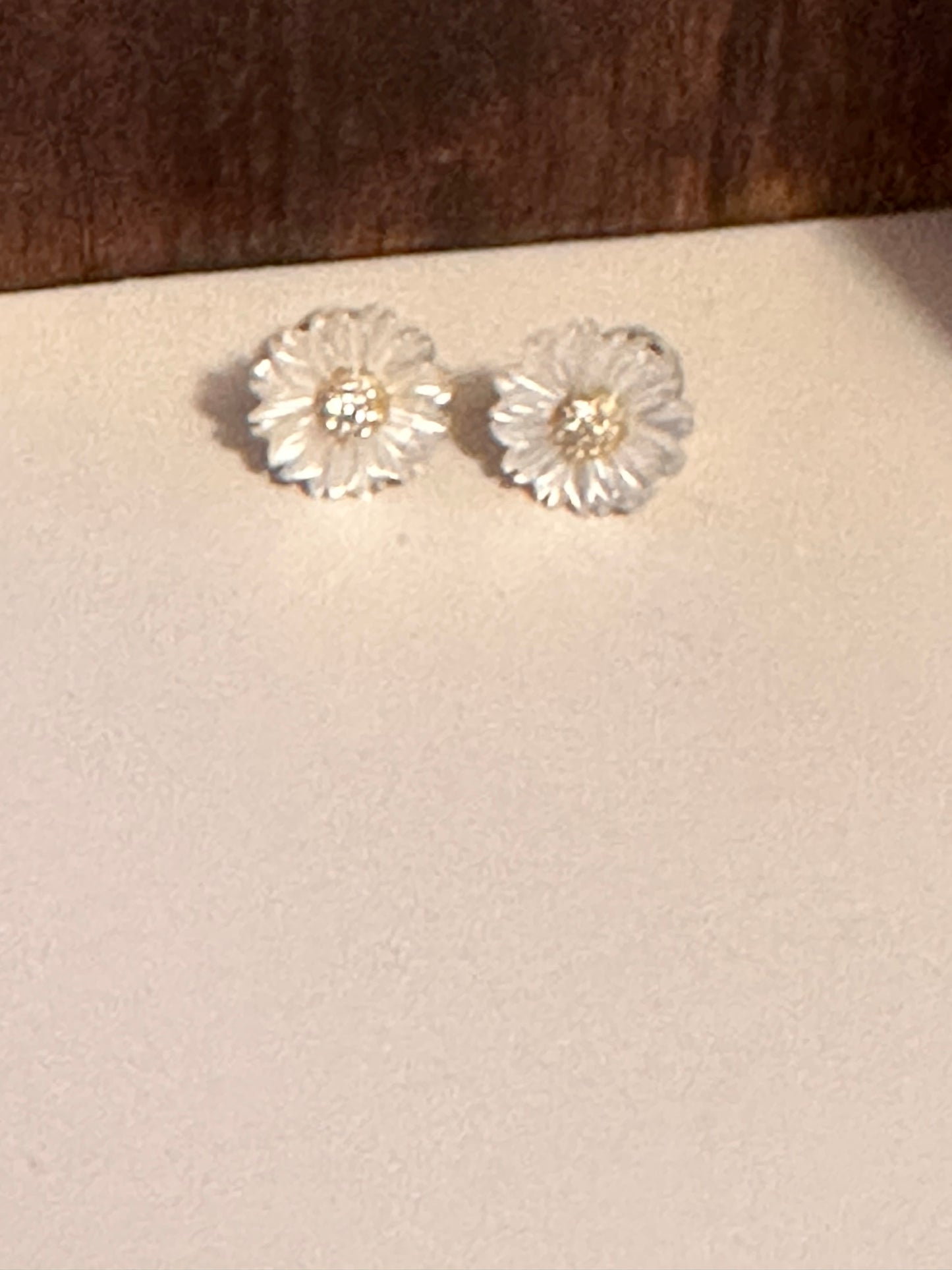 Mini Daisy earrings